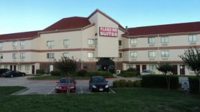 Plano Inn & Suites